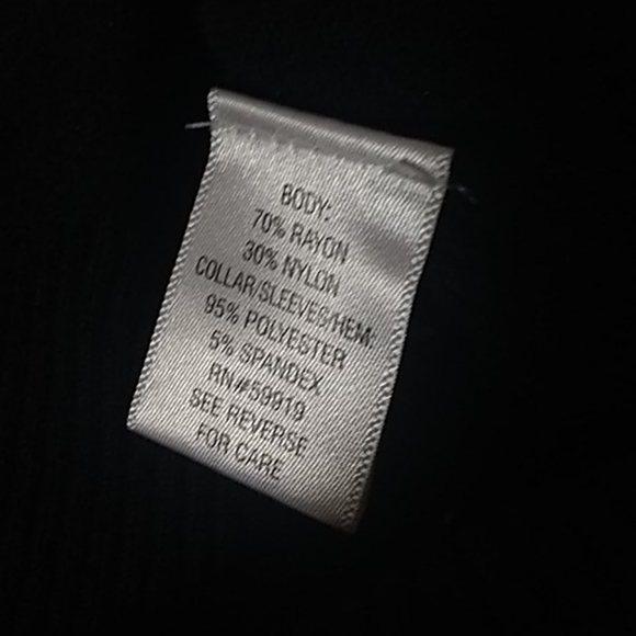 Tops - Picture 3 of 6